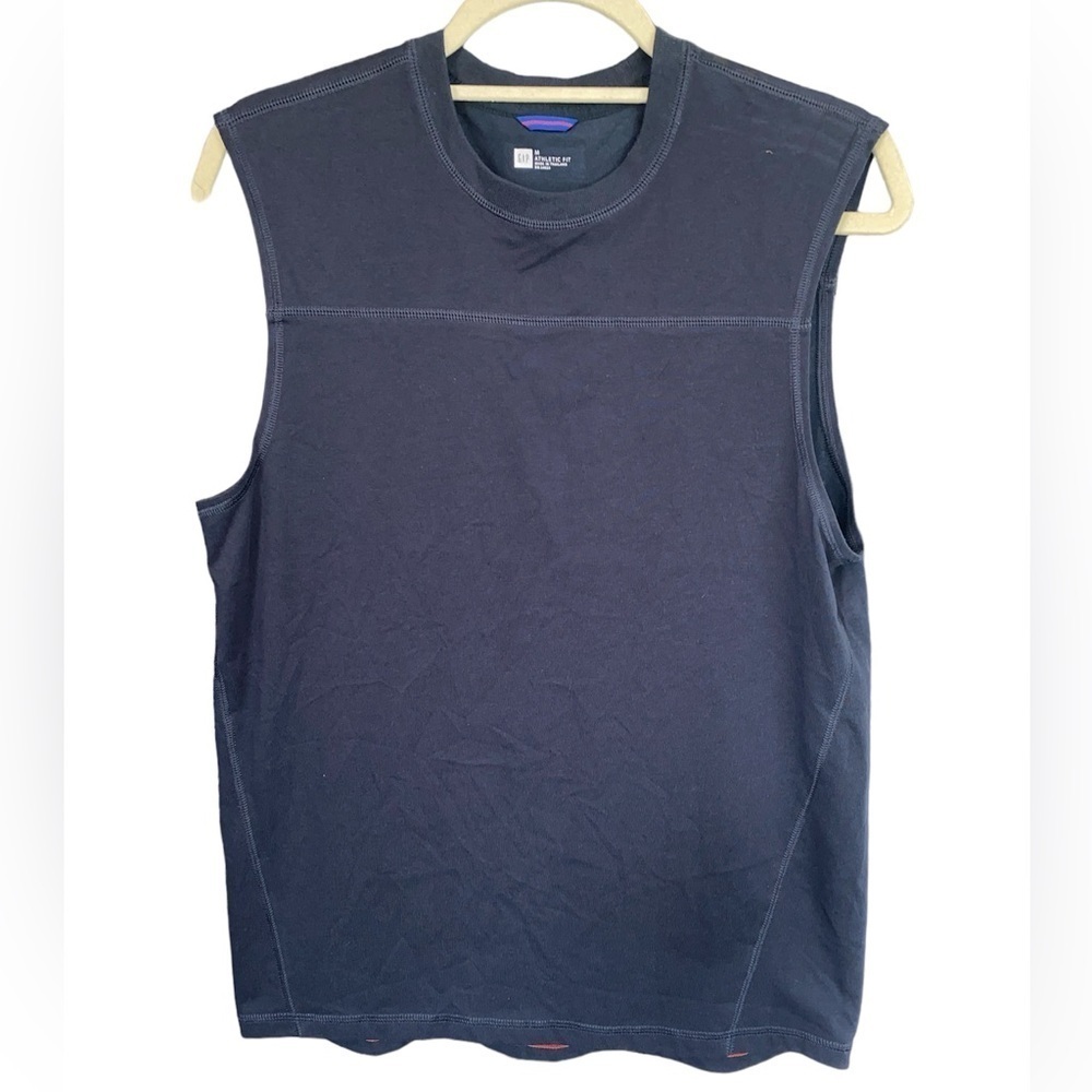 Gap tank top athletic fit Dri fit wick away moisture crewneck size medium NWT